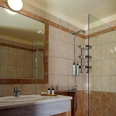 Asterias Village 4*