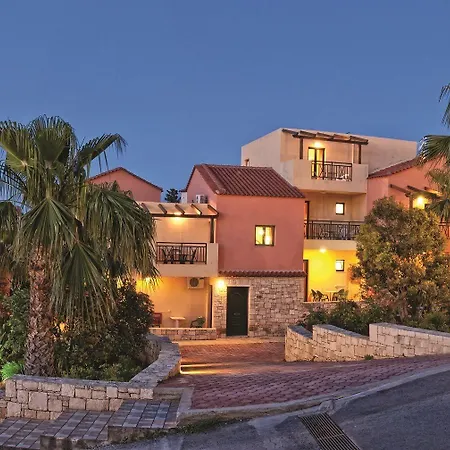 מלון דירות Asterias Village 4*