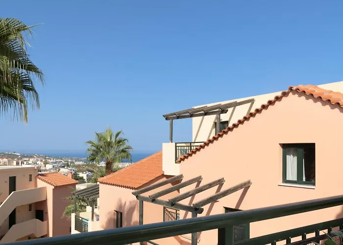 מלון דירות Asterias Village 4*